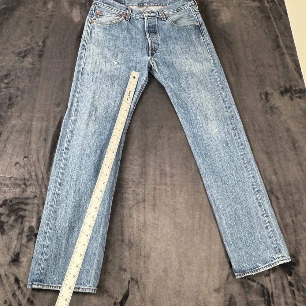 Levis 501 Original Fit Jeans Mens 30x30 Light Wash Blue Straight Leg Denim
